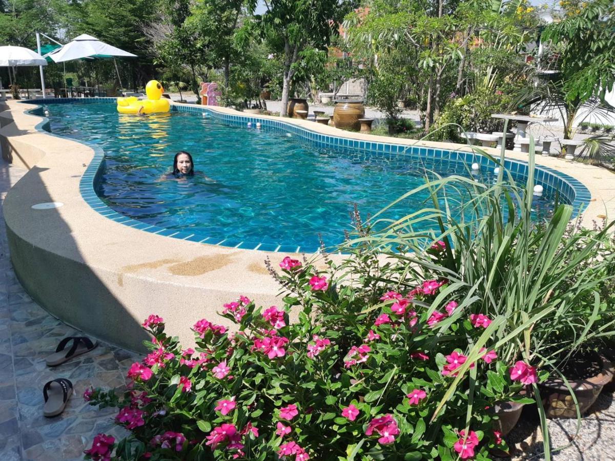 Sky And Water Resort Cha-Am Ngoại thất bức ảnh