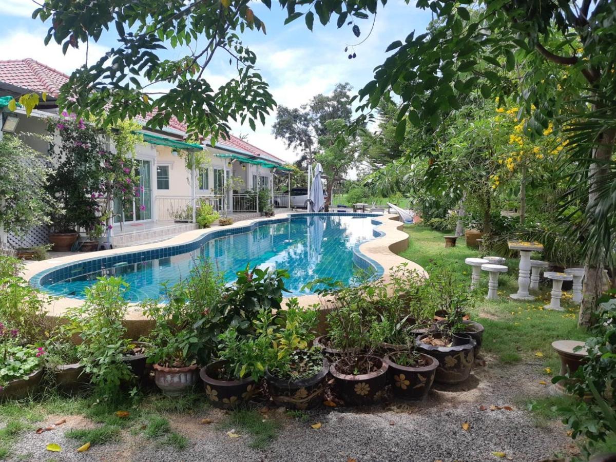 Sky And Water Resort Cha-Am Ngoại thất bức ảnh