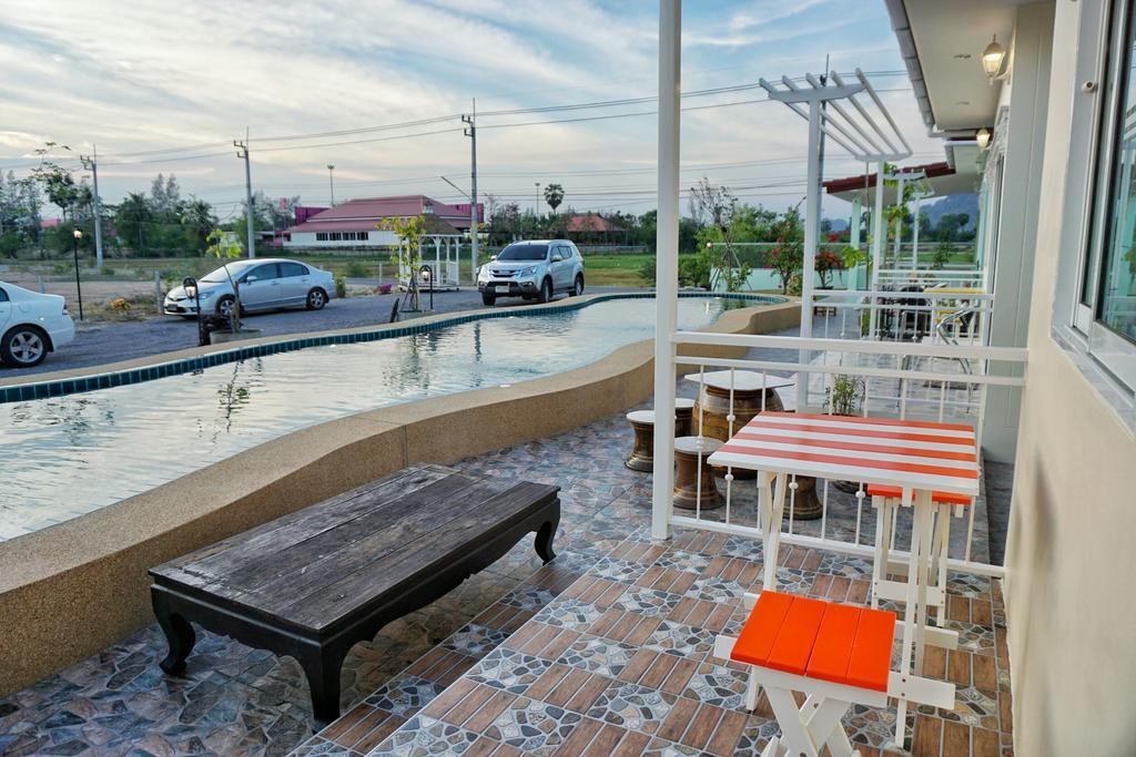 Sky And Water Resort Cha-Am Ngoại thất bức ảnh